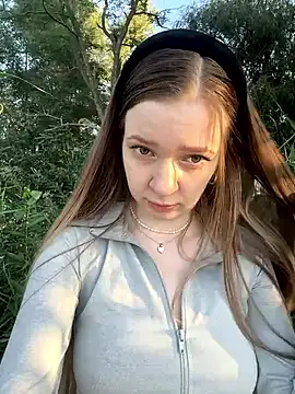 Snapshot of EvaWhite_ chatting on September 2025 02:51:01 PM EvaWhite online show from September 2025 02:51:01 PM