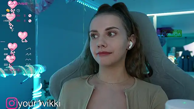 Snapshot of Vikki_Cheese chatting on December 2024 10:05:02 PM Vikki Cheese online show from December 2024 10:05:02 PM