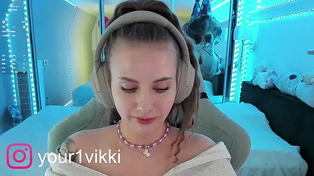 Snapshot of Vikki_Cheese chatting on February 2025 04:47:02 AM Vikki Cheese online show from February 2025 04:47:02 AM