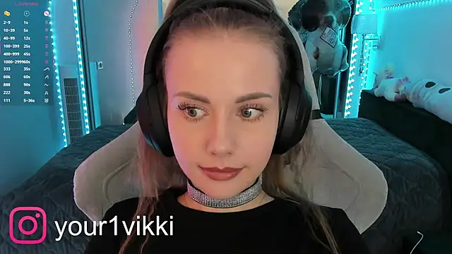 Snapshot of Vikki_Cheese chatting on February 2025 05:59:02 AM Vikki Cheese online show from February 2025 05:59:02 AM