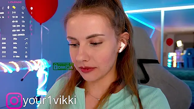 Snapshot of Vikki_Cheese chatting on March 2025 10:31:02 PM Vikki Cheese online show from March 2025 10:31:02 PM