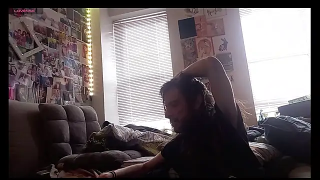 Snapshot of DownstairsSky chatting on December 2024 04:37:01 PM DownstairsSky online show from December 2024 04:37:01 PM