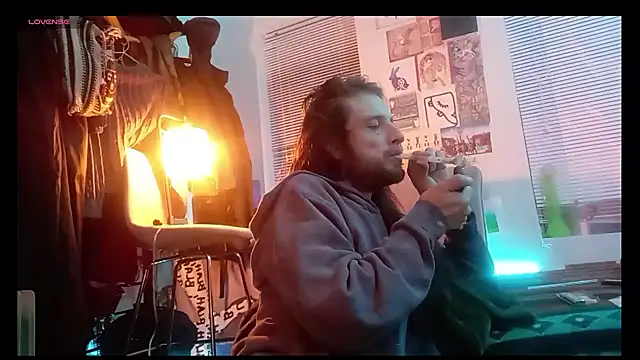 Snapshot of DownstairsSky chatting on December 2024 11:05:01 PM DownstairsSky online show from December 2024 11:05:01 PM