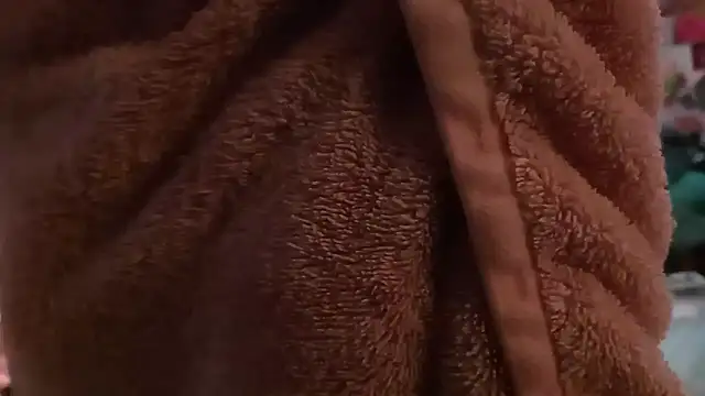 Snapshot of DownstairsSky chatting on January 2025 04:16:02 AM DownstairsSky online show from January 2025 04:16:02 AM