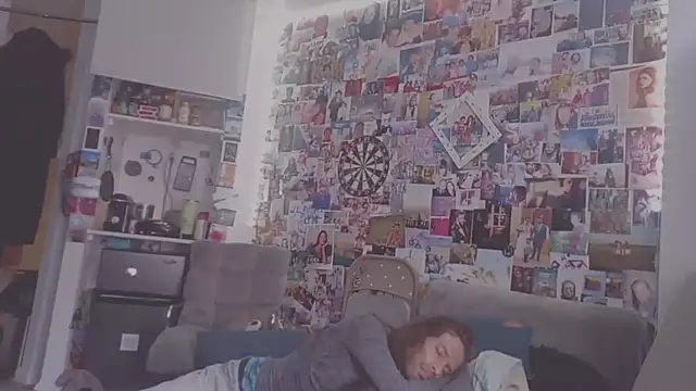 Snapshot of DownstairsSky chatting on March 2025 07:15:02 PM DownstairsSky online show from March 2025 07:15:02 PM