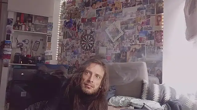 Snapshot of DownstairsSky chatting on March 2025 03:13:02 PM DownstairsSky online show from March 2025 03:13:02 PM