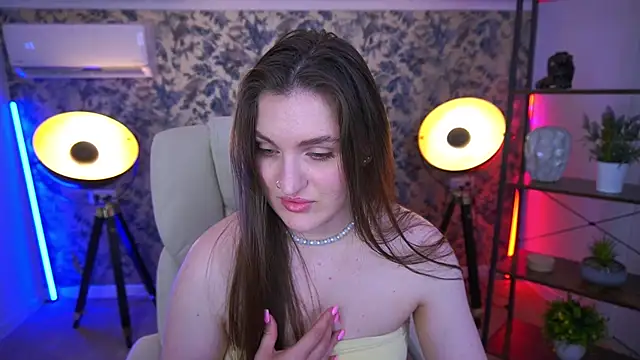EmmyCharmm online show from July 2026 05:42:02 AM
