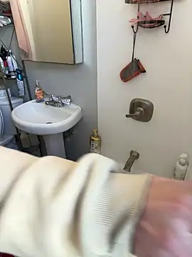 Snapshot of demonslayerr999 chatting on January 2025 06:38:01 PM demonslayerr999 online show from January 2025 06:38:01 PM