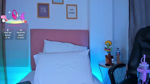 Snapshot of samantha_x_s chatting on November 2025 03:39:01 AM samantha x s online show from November 2025 03:39:01 AM