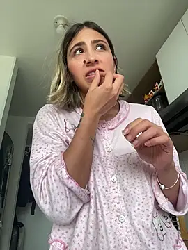 Ameellie online show from December 2025 02:13:02 PM