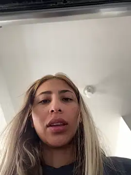 Ameellie online show from June 2026 03:32:01 PM