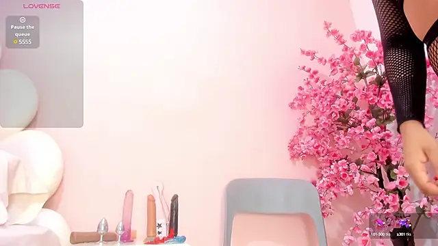 Snapshot of Letizia_West_ chatting on January 2025 08:18:02 AM Letizia West online show from January 2025 08:18:02 AM