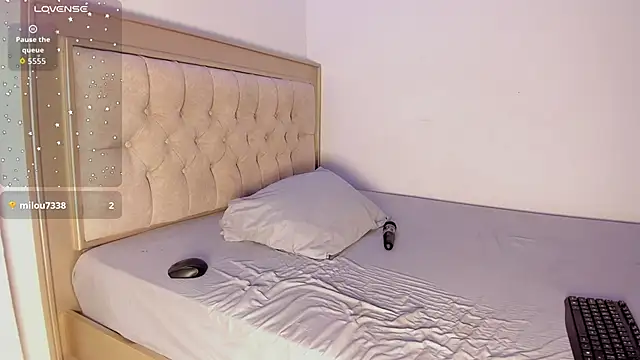 Snapshot of Letizia_West_ chatting on October 2025 07:28:01 AM Letizia West online show from October 2025 07:28:01 AM