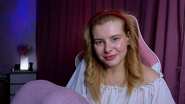 Snapshot of Day-off chatting on September 2025 12:10:01 PM Day-off online show from September 2025 12:10:01 PM