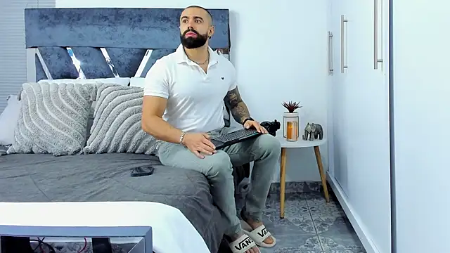 Zack Froone online show from December 2025 12:32:01 PM