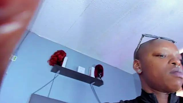 Coco Kiss online show from February 2026 07:12:01 PM