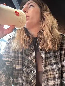 MommmyYummy online show from March 2025 09:10:02 AM