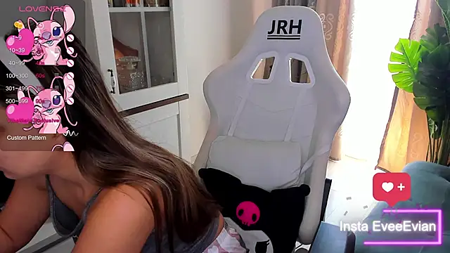 EveEvian online show from March 2025 10:15:02 AM