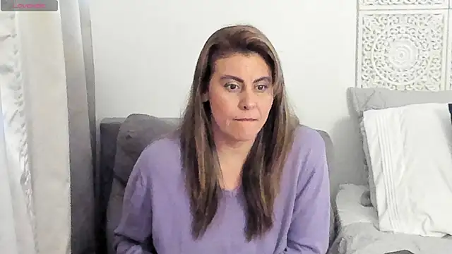 Snapshot of V_monse chatting on November 2025 11:26:01 PM V monse online show from November 2025 11:26:01 PM