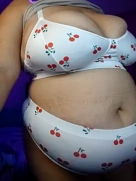 Snapshot of EllisW8 chatting on September 2025 11:23:01 AM EllisW8 online show from September 2025 11:23:01 AM