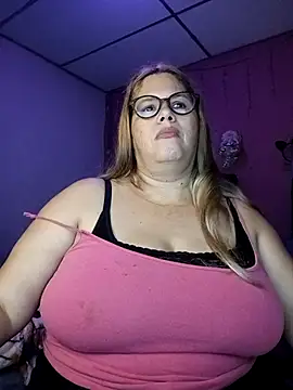 Snapshot of EllisW8 chatting on September 2025 11:34:02 AM EllisW8 online show from September 2025 11:34:02 AM