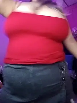 Snapshot of EllisW8 chatting on November 2025 10:45:02 PM EllisW8 online show from November 2025 10:45:02 PM