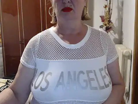 Snapshot of Secretfox chatting on September 2025 05:07:01 PM Secretfox online show from September 2025 05:07:01 PM