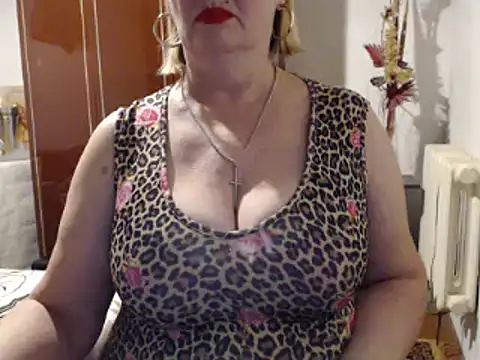 Snapshot of Secretfox chatting on December 2025 06:29:02 AM Secretfox online show from December 2025 06:29:02 AM