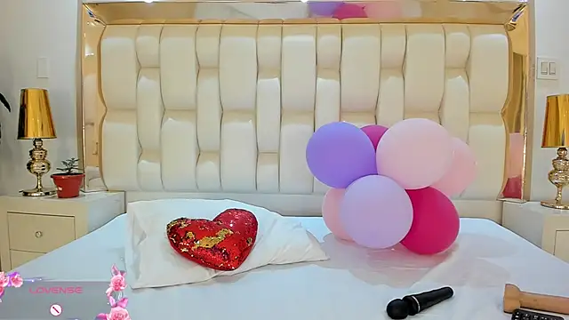 Snapshot of alana-then chatting on January 2025 01:01:01 AM alana-then online show from January 2025 01:01:01 AM