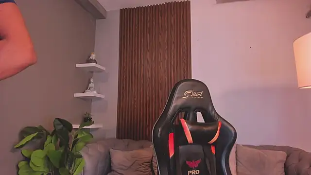 liam collins21 online show from April 2026 11:59:01 AM