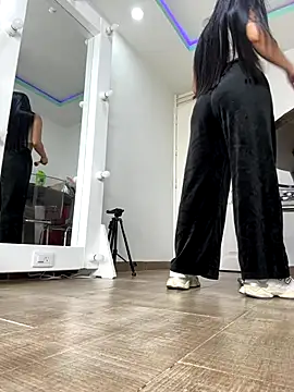 Snapshot of Lexa_queen chatting on December 2025 07:43:01 PM Lexa queen online show from December 2025 07:43:01 PM