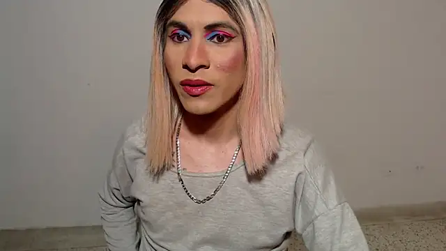 HugeDanex online show from December 2025 04:42:02 AM