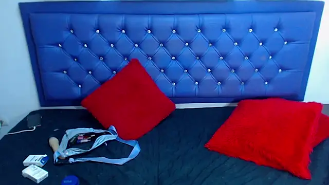 Snapshot of kiwii_nasty chatting on January 2025 03:57:02 AM kiwii nasty online show from January 2025 03:57:02 AM