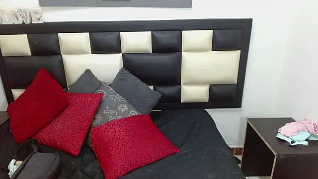 Snapshot of kiwii_nasty chatting on November 2025 06:01:01 AM kiwii nasty online show from November 2025 06:01:01 AM