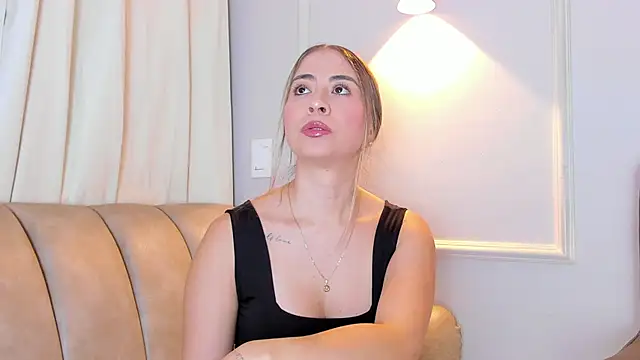 Lia walton online show from February 2026 12:16:01 PM