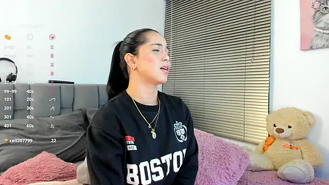 Gigi-bom online show from November 2025 12:11:02 AM