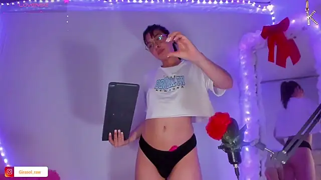 Snapshot of KATERAW chatting on March 2025 05:28:02 AM KATERAW online show from March 2025 05:28:02 AM