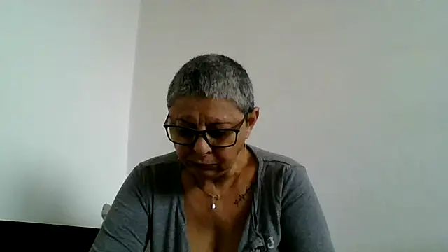 roseblak42 online show from December 2025 09:58:02 AM