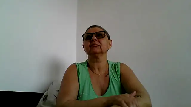 roseblak42 online show from April 2026 08:31:01 AM