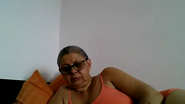 Snapshot of roseblak42 chatting on June 2026 01:32:01 PM roseblak42 online show from June 2026 01:32:01 PM