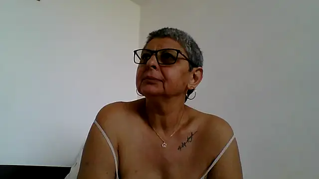Snapshot of roseblak42 chatting on July 2026 01:39:02 PM roseblak42 online show from July 2026 01:39:02 PM