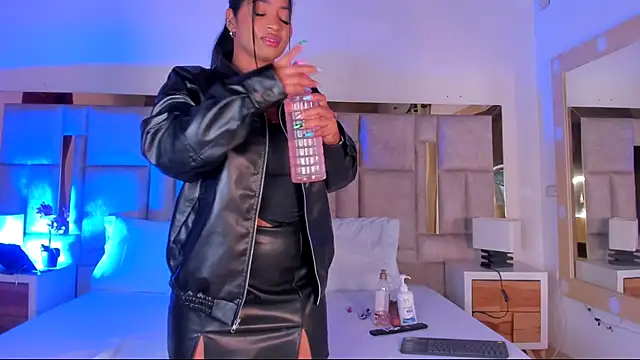 Miss Abigail  online show from November 2025 01:13:01 PM