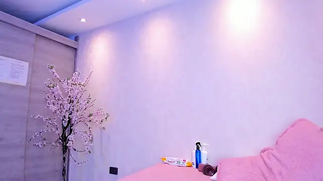 kiana cream online show from October 2025 12:38:01 PM