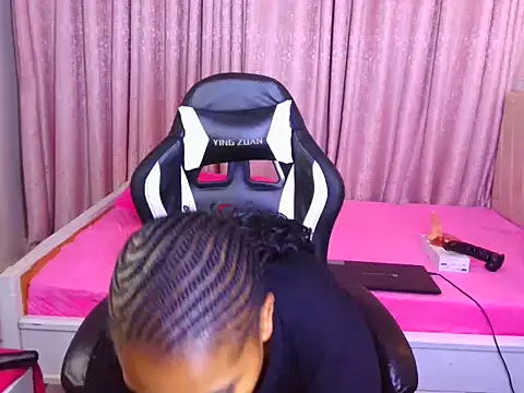 Pretty-shally online show from February 2026 10:42:01 PM