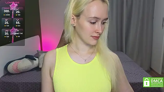 Snapshot of CaseyLabow chatting on October 2025 02:23:02 AM CaseyLabow online show from October 2025 02:23:02 AM