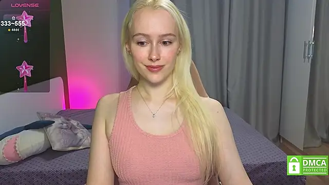 Snapshot of CaseyLabow chatting on November 2025 02:35:01 AM CaseyLabow online show from November 2025 02:35:01 AM