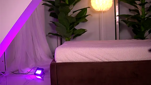 Snapshot of KaylaBray chatting on October 2025 03:25:01 AM KaylaBray online show from October 2025 03:25:01 AM