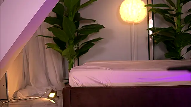 Snapshot of KaylaBray chatting on November 2025 04:56:01 AM KaylaBray online show from November 2025 04:56:01 AM