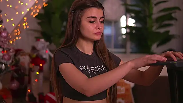 Snapshot of KaylaBray chatting on December 2025 04:39:02 AM KaylaBray online show from December 2025 04:39:02 AM