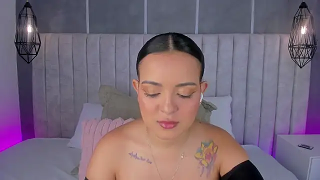 lea gray online show from April 2026 07:14:01 PM